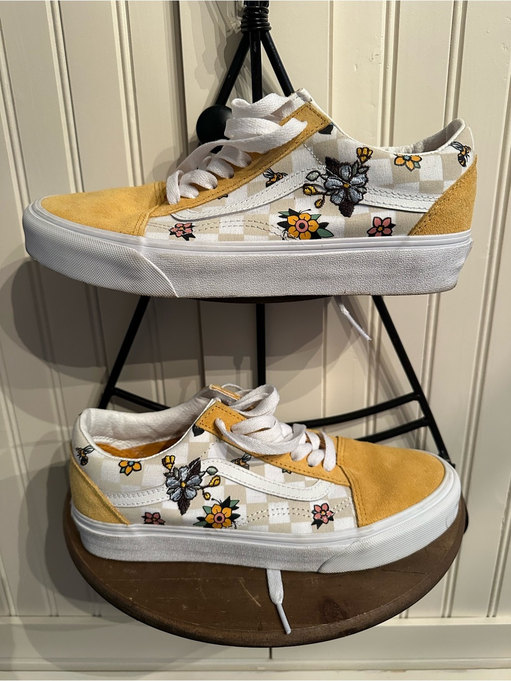 Vans Old Skool Garden Check Yellow Suede Floral Bee Sneakers Size US Women 9 - Picture 2 of 8